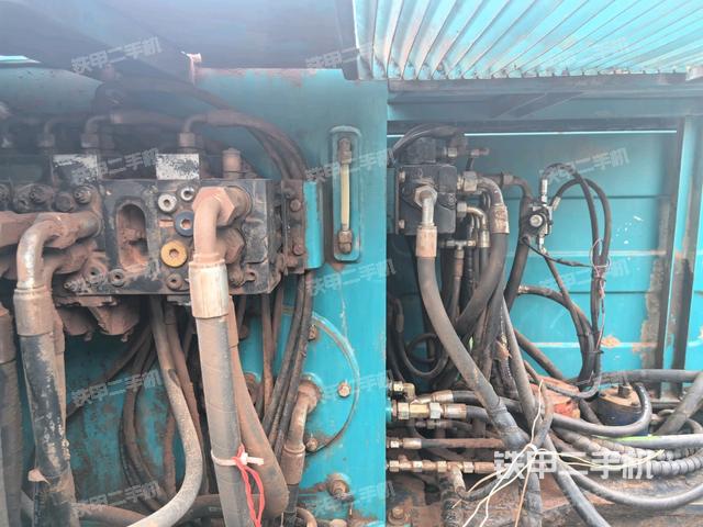 回轉(zhuǎn)馬達(dá)（上車部件）