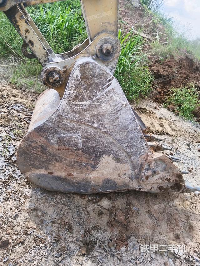 鏟斗右后整體（工作和回轉(zhuǎn)裝置）