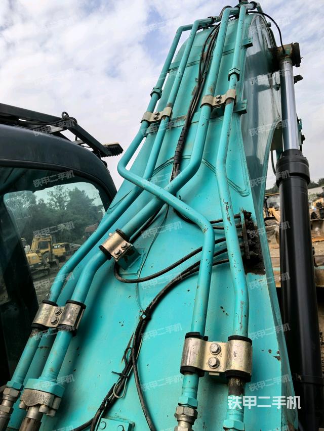 大臂背部俯视（工作和回转装置）