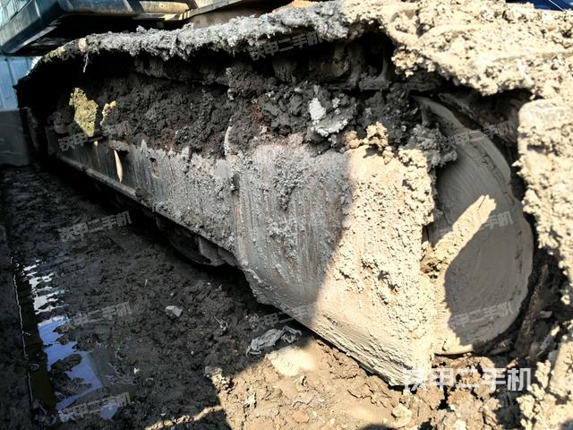 右侧行走马达盖板（行走机构）