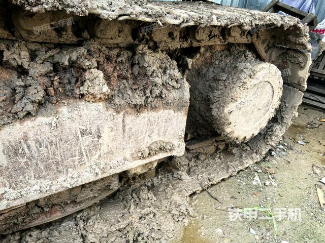 右驱动轮（行走机构）