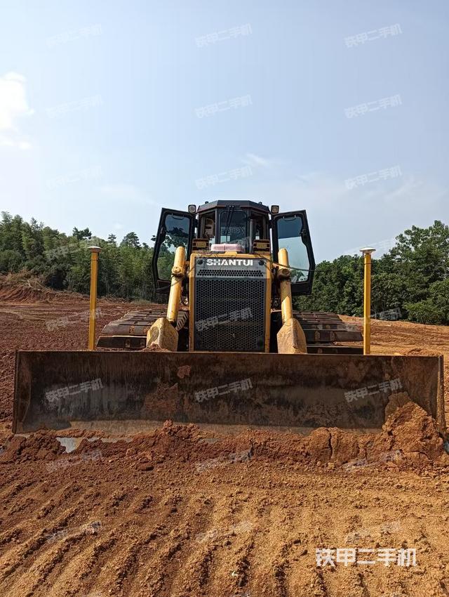 推土铲左后（推土机底盘及工作装置）