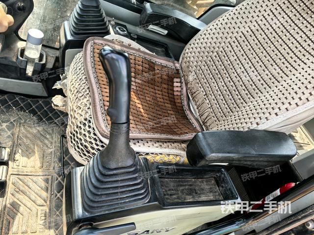 座椅左側(cè)控制臺(tái)/音響/含左手柄（駕駛室部分）