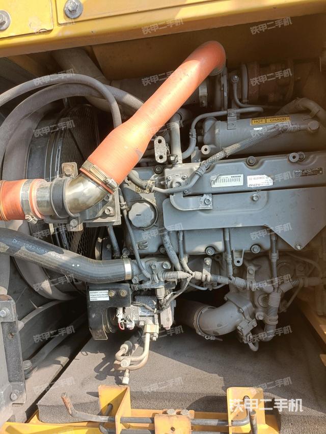 发动机室（上车部件）