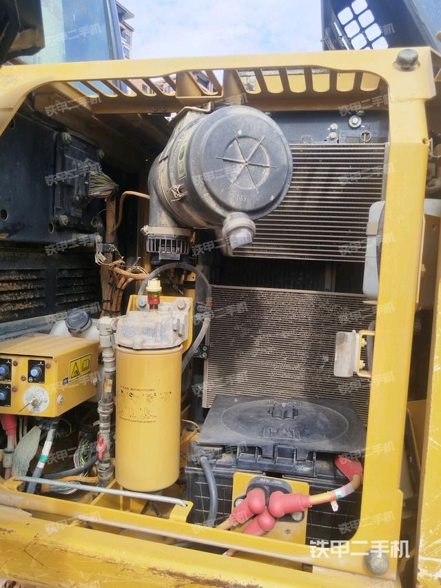 液壓泵斜45?左（大件艙室）