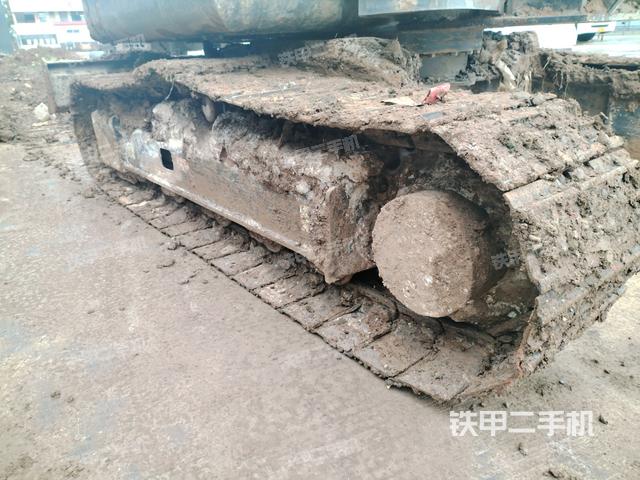 單側(cè)履帶整體（整機(jī)外觀(guān)）