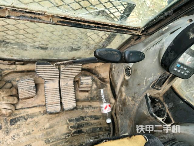 座椅右側(cè)控制臺(tái)/鑰匙門(mén)/油門(mén)/含右手柄（駕駛室部分）