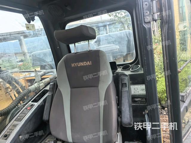 后窗玻璃角標(biāo)（駕駛室部分）