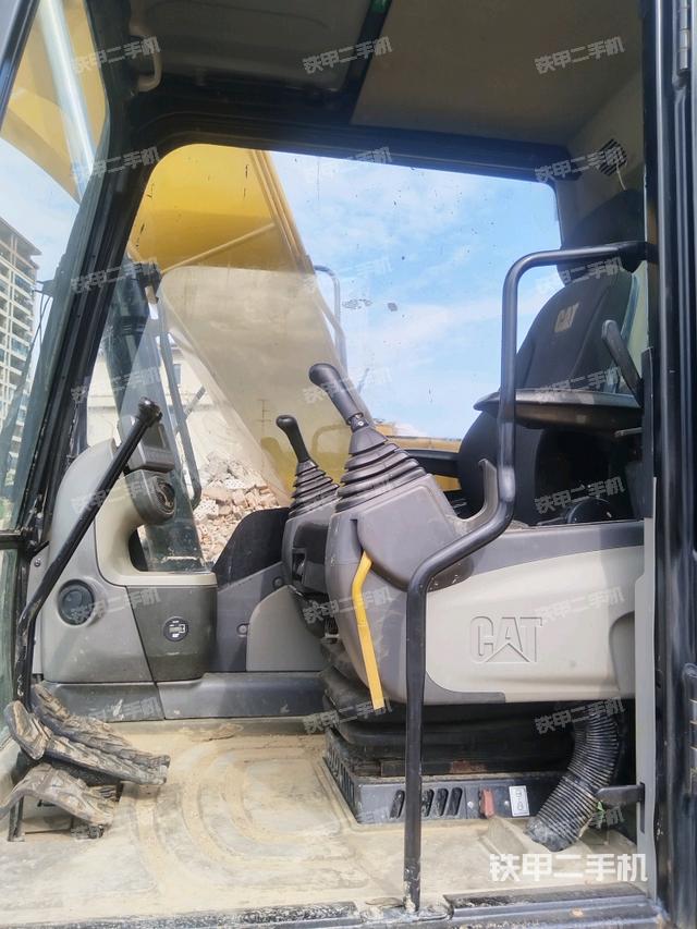 座椅左側(cè)控制臺(tái)/音響/含左手柄（駕駛室部分）