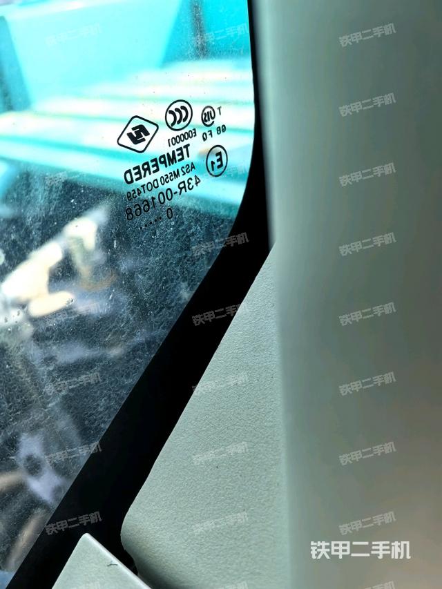 后窗玻璃角标（驾驶室部分）