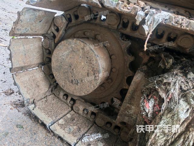 右驱动轮（行走机构）