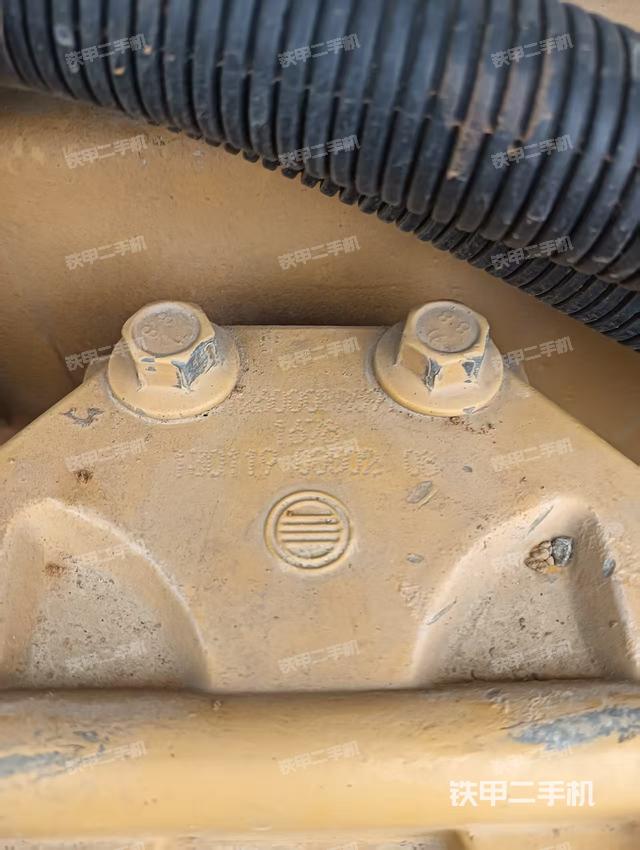 风扇及皮带（推土机发动机舱）