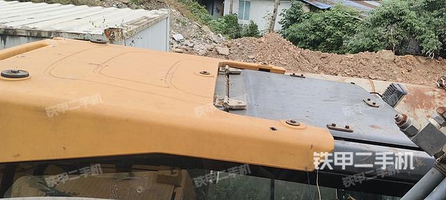 驾驶室顶部（整机外观）