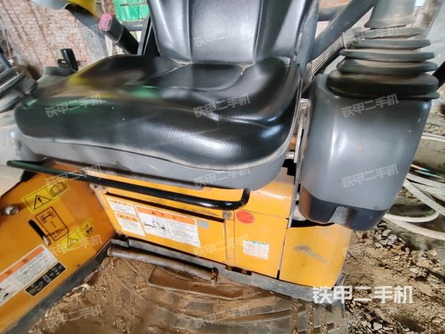 座椅左側(cè)控制臺/音響/含左手柄（駕駛室部分）