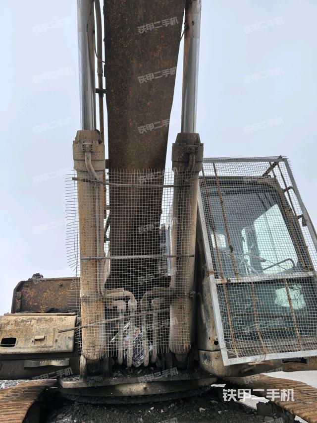 大臂油缸整體?豎拍（工作和回轉(zhuǎn)裝置）