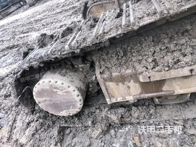 左侧履带整体 （行走机构）