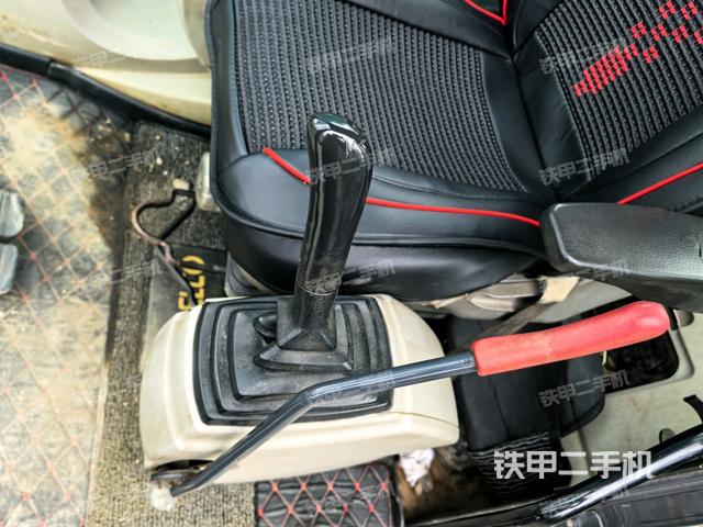 座椅左側(cè)控制臺/音響/含左手柄（駕駛室部分）