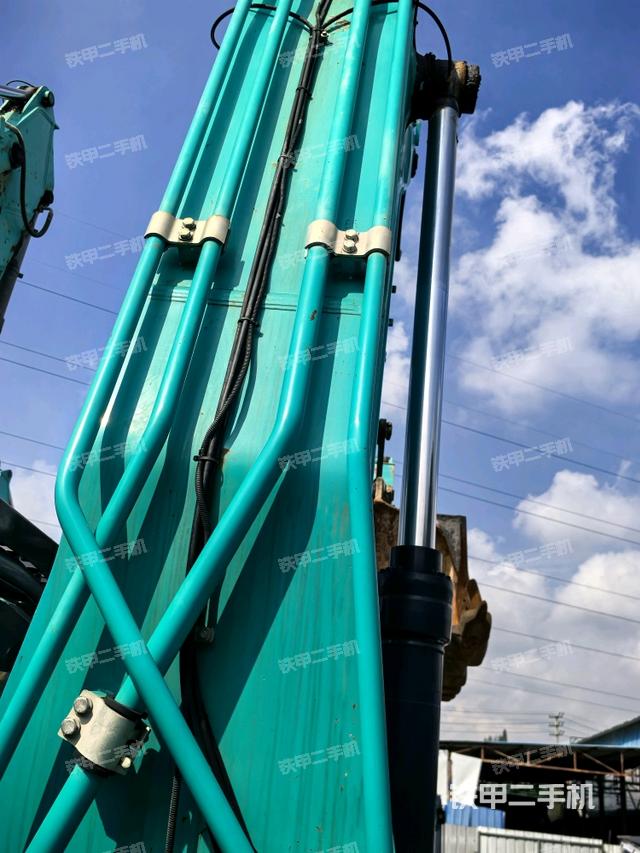 大臂背部俯视（工作和回转装置）