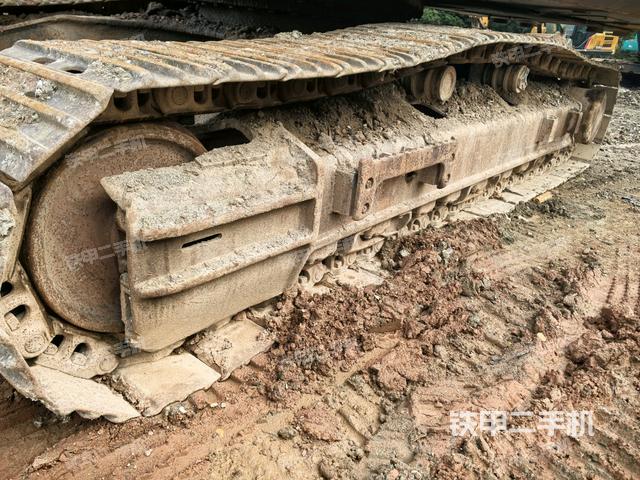 左側(cè)履帶整體?（行走機(jī)構(gòu)）