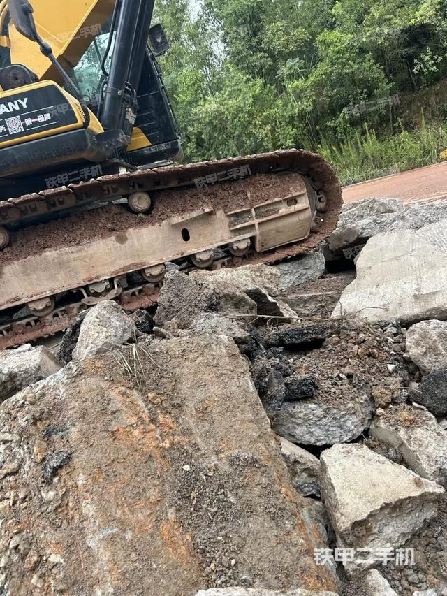 右側(cè)行走馬達蓋板（行走機構(gòu)）