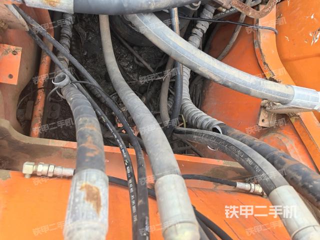 回轉(zhuǎn)馬達（上車部件）