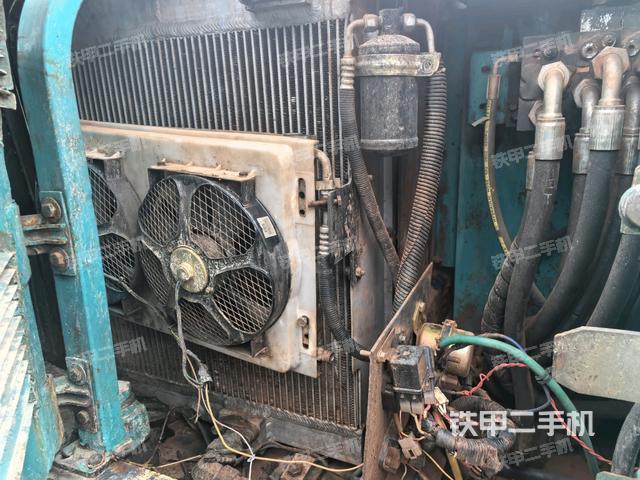 駕駛室頂部俯視（上車部件）