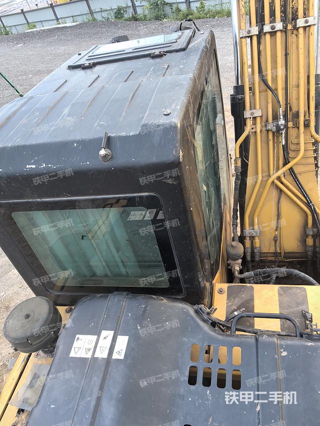 驾驶室顶部（整机外观）