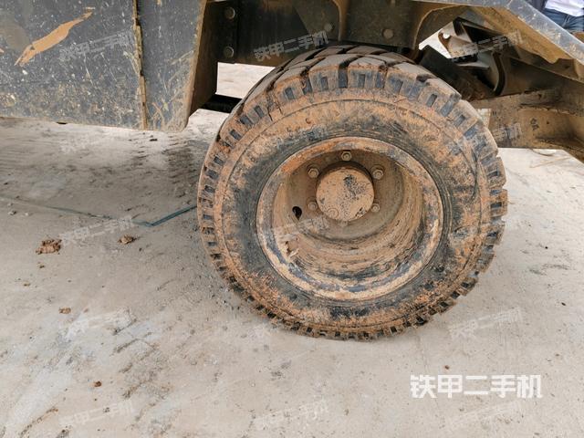 左導(dǎo)向輪（行走機(jī)構(gòu)）