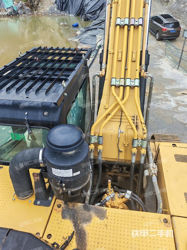 驾驶室顶部（整机外观）