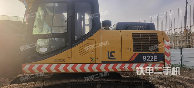 驾驶室整体（整机外观）