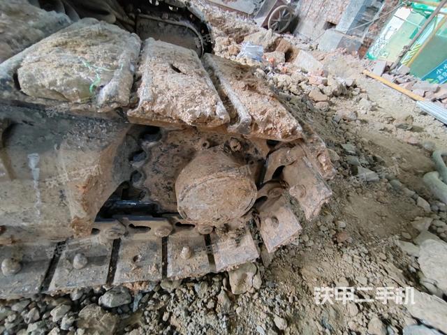 右驅(qū)動輪（行走機構）