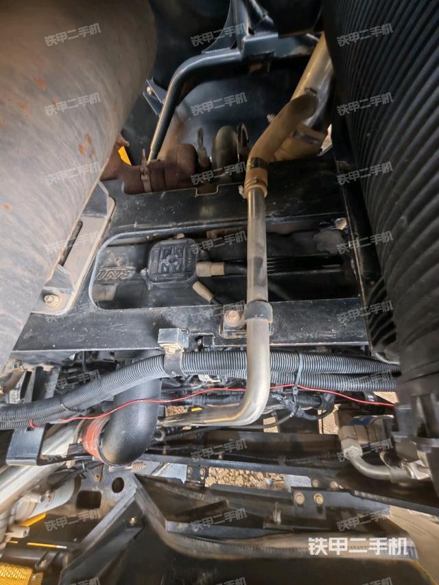 發(fā)動(dòng)機(jī)右側(cè)（整機(jī)外觀及大件）