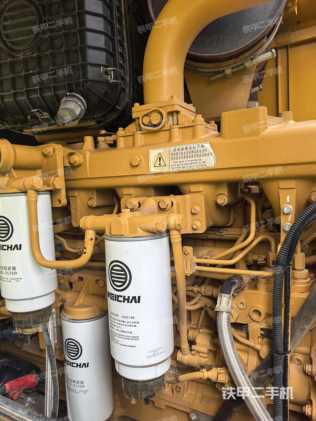 发动机右侧（整机外观及大件）