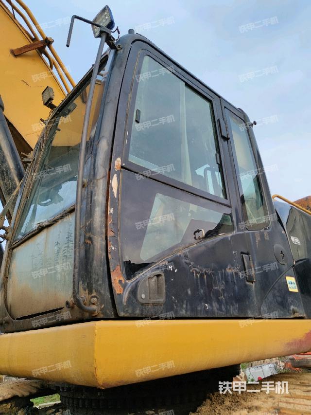 駕駛室左前45度（駕駛室部分）