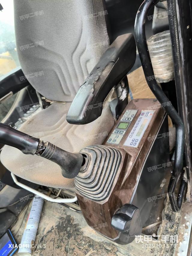 座椅左側(cè)控制臺/音響/含左手柄（駕駛室部分）