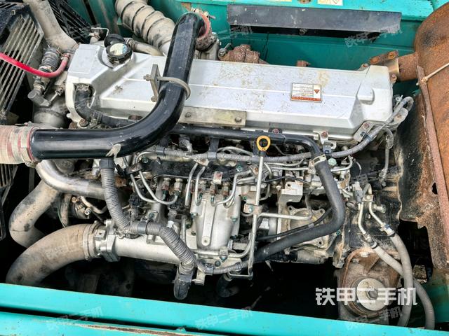 氣門(mén)室蓋螺絲特寫(xiě)（上車(chē)部件）