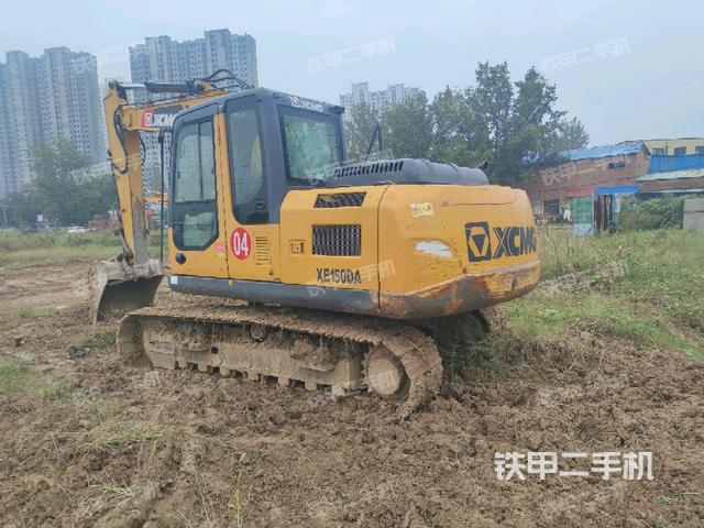 駕駛室頂部（整機外觀）