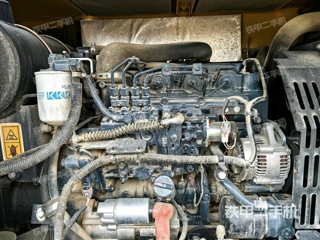 發(fā)動(dòng)機(jī)室（上車(chē)部件）