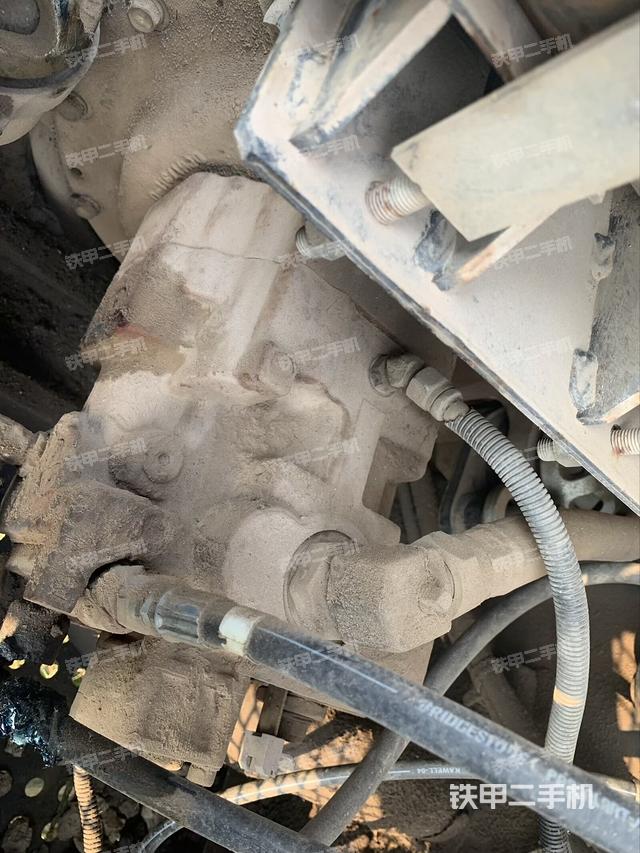 液壓泵艙室正面整體（整機(jī)外觀）