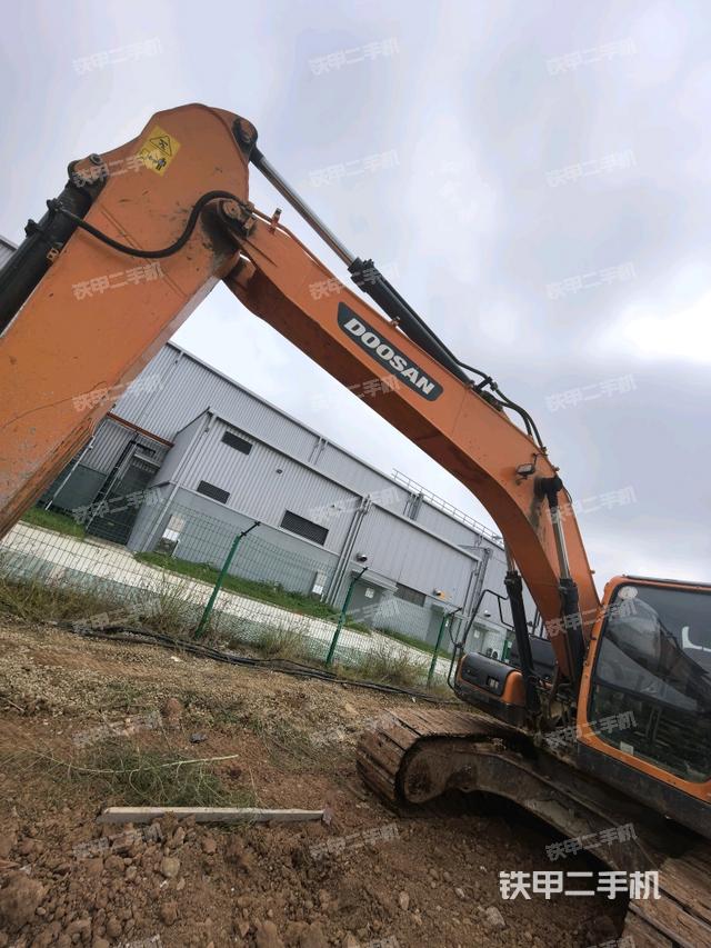 大臂整體?右側（工作和回轉(zhuǎn)裝置）