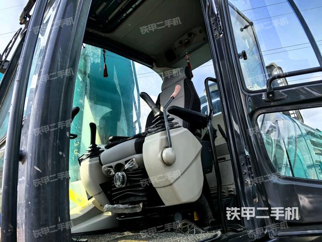 駕駛室正側(cè)（駕駛室部分）