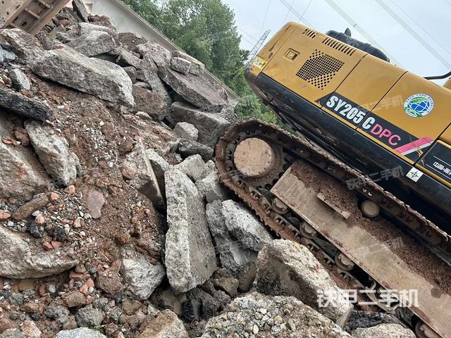 右驅(qū)動輪（行走機構(gòu)）