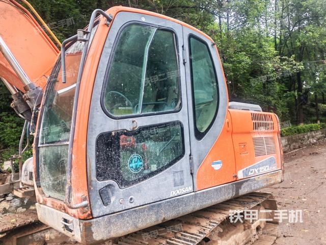 后窗玻璃角标（驾驶室部分）