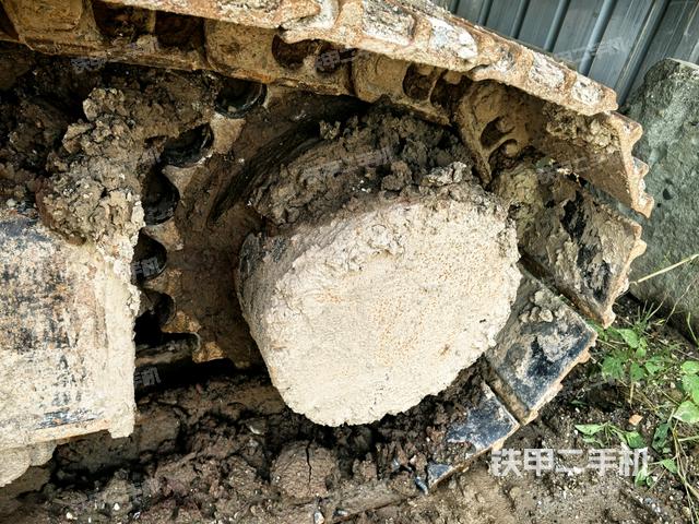 右驅(qū)動(dòng)輪（行走機(jī)構(gòu)）