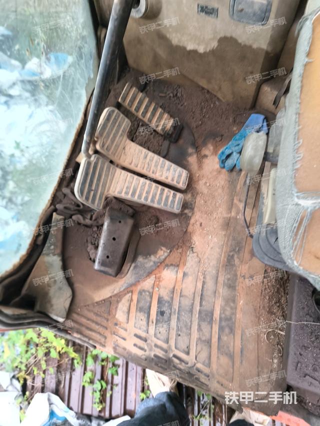 駕駛室左后45度（駕駛室部分）