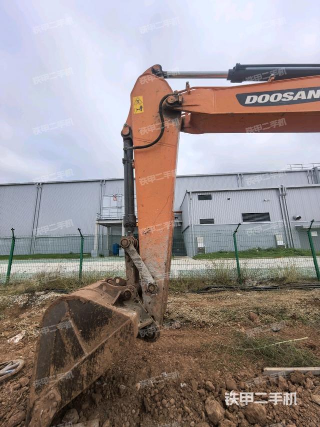 小臂整體左后（工作和回轉(zhuǎn)裝置）