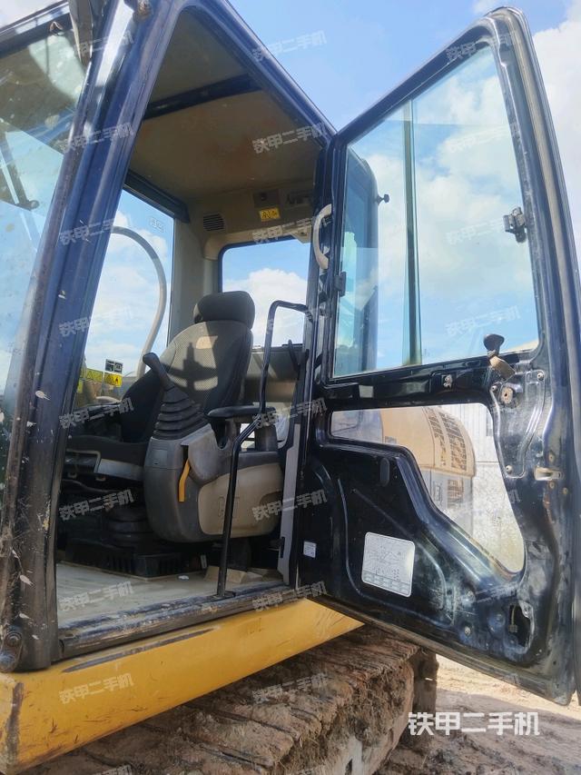 駕駛室正側(cè)（駕駛室部分）