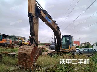徐工XE215D挖掘机实拍图片