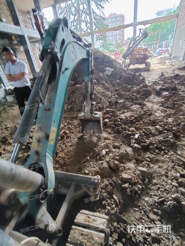 大臂背部俯視（工作和回轉(zhuǎn)裝置）