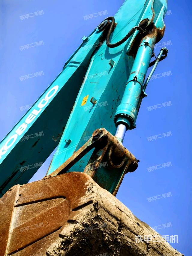 小臂整体左后（工作和回转装置）